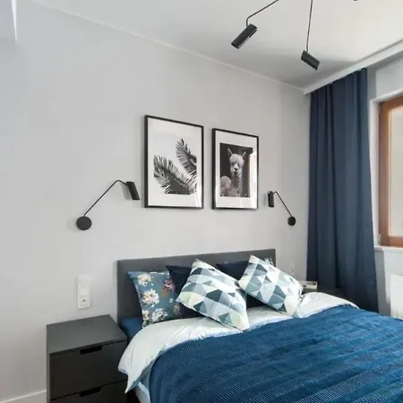 Modern With Access To The Pool Near Rondo Daszynskiego Station Apartment Warsaw