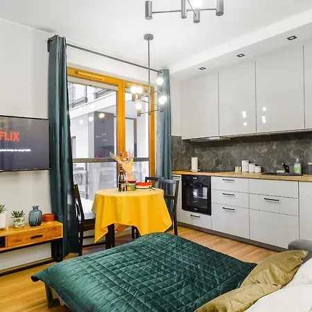 Apartment Modern With Access To The Pool Near Rondo Daszynskiego Station *