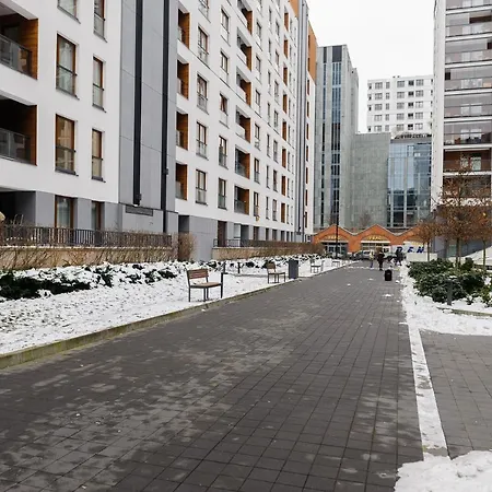 Modern With Access To The Pool Near Rondo Daszynskiego Station *