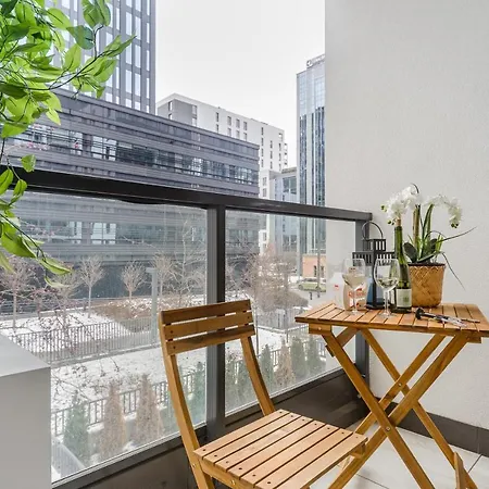 Modern With Access To The Pool Near Rondo Daszynskiego Station Apartment *