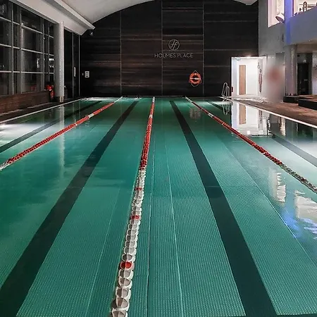 Modern With Access To The Pool Near Rondo Daszynskiego Station * Warsaw